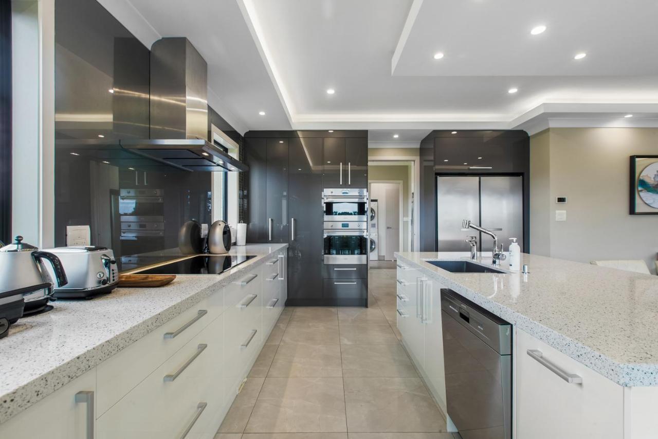 Lifestyle Excellence Villa Auckland Exterior photo