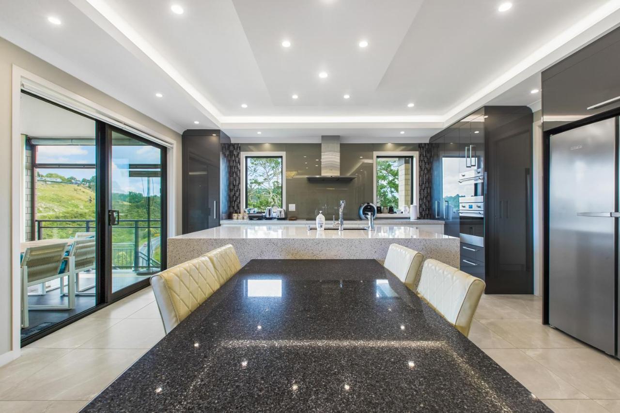 Lifestyle Excellence Villa Auckland Exterior photo